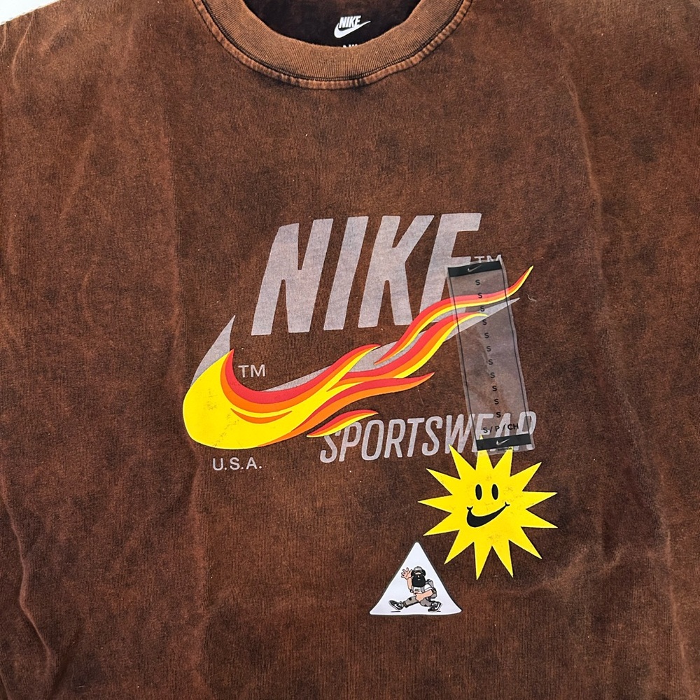 NWT Nike T sz small brown